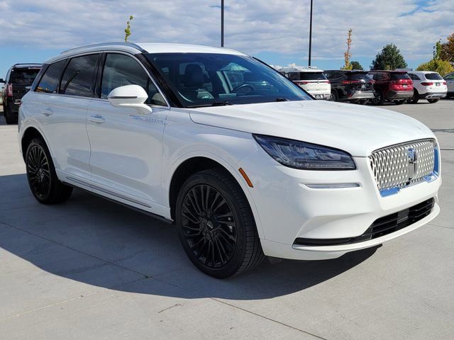 Used 2022 Lincoln Corsair Reserve image 4