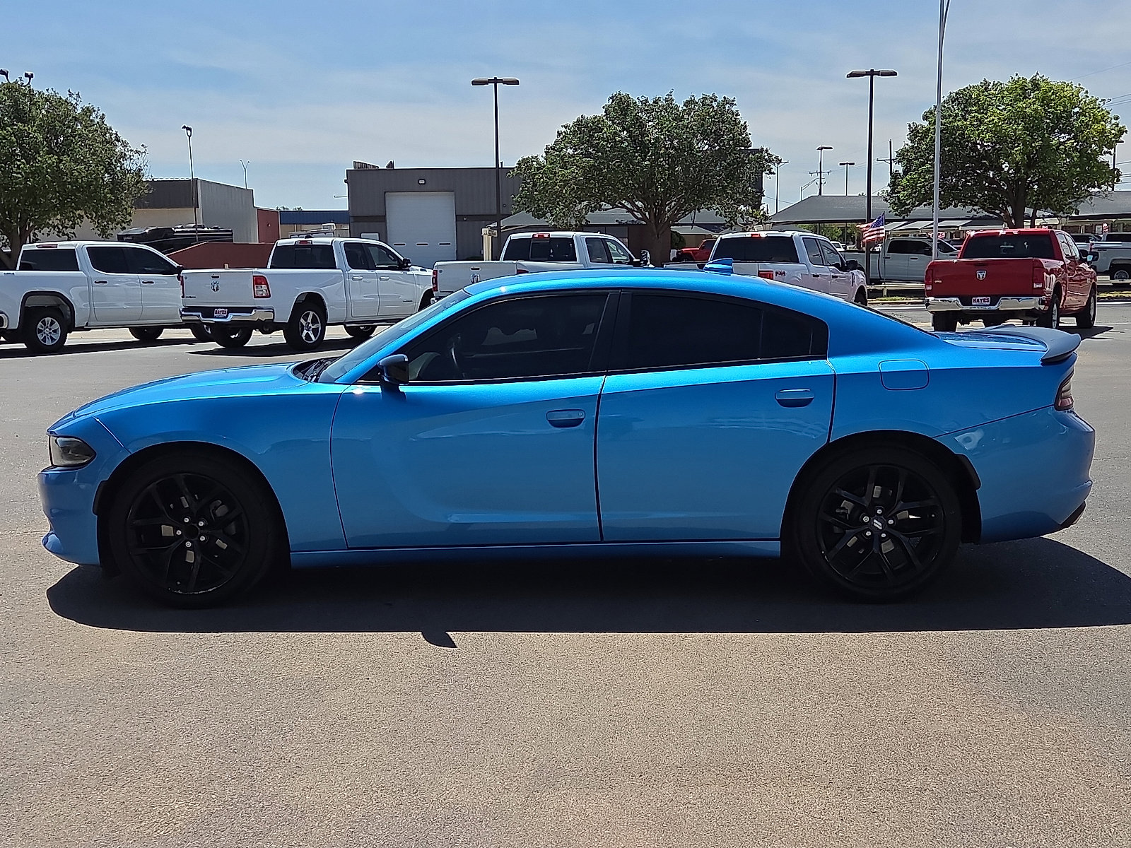Used 2023 Dodge Charger SXT w/ Blacktop Package RWD image 2