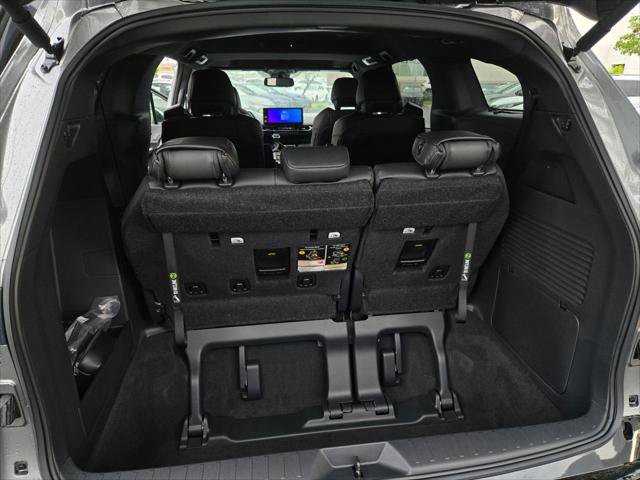 Certified 2026 Toyota Sienna Limited FWD image 23