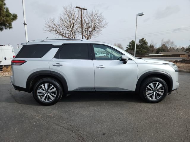 Certified 2025 Nissan Pathfinder SL AWD/4WD image 2