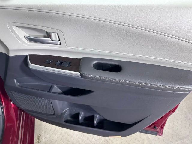 Used 2021 Toyota Sienna XLE image 9