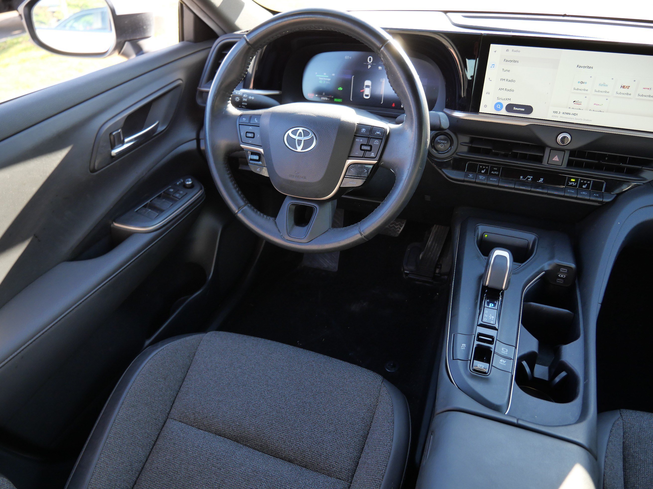 Used 2023 Toyota Crown AWD/4WD image 10