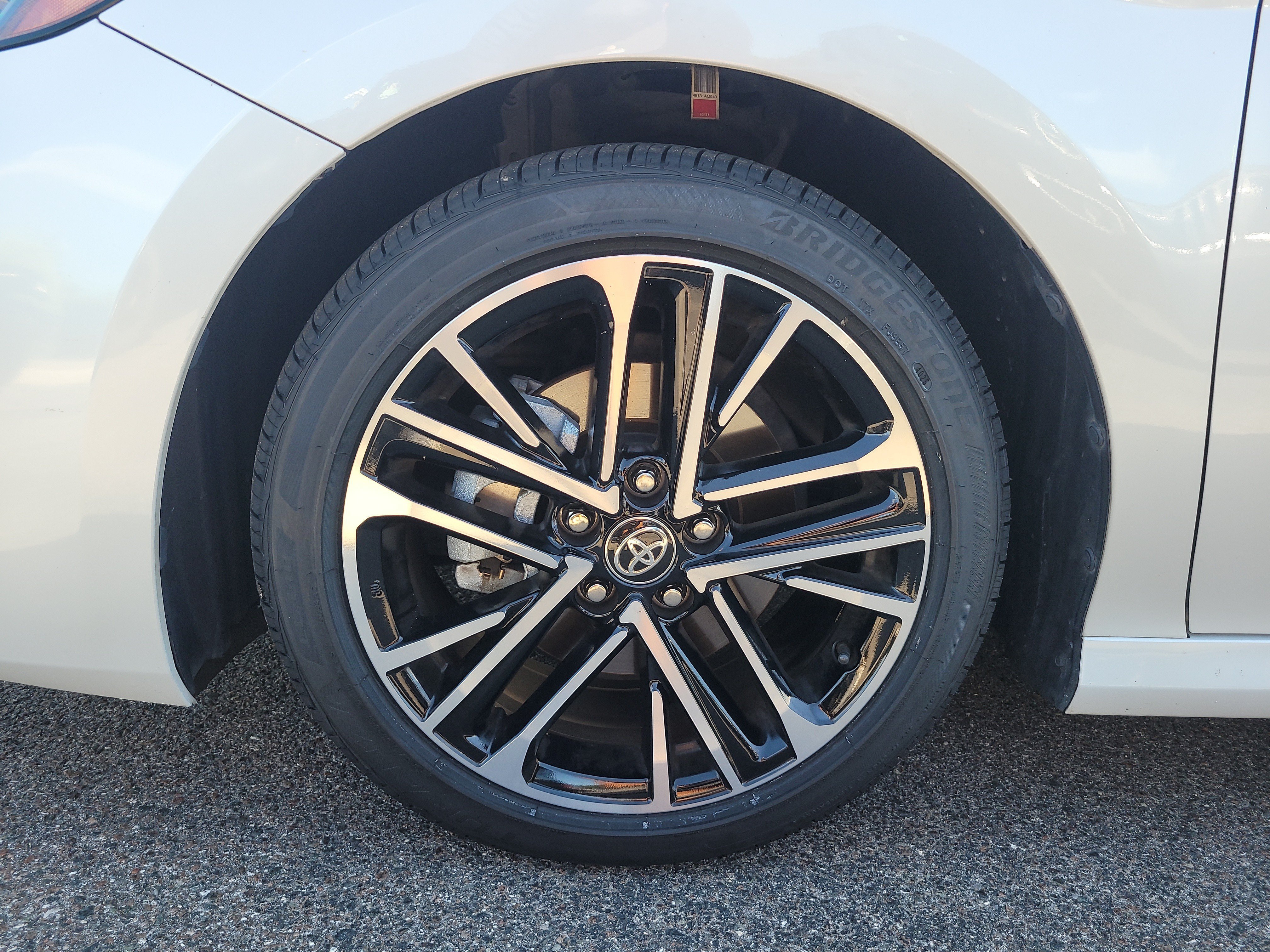 Used 2025 Toyota Camry XLE FWD image 9
