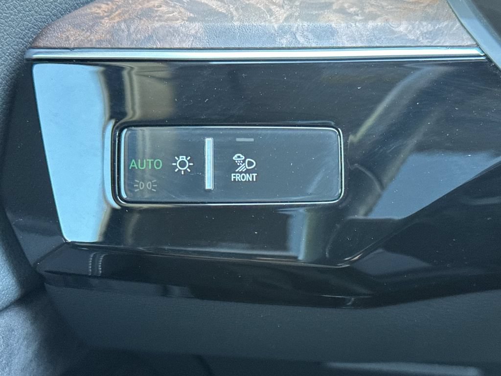 Used 2019 Audi e-tron Prestige w/ Prestige Package AWD/4WD image 37