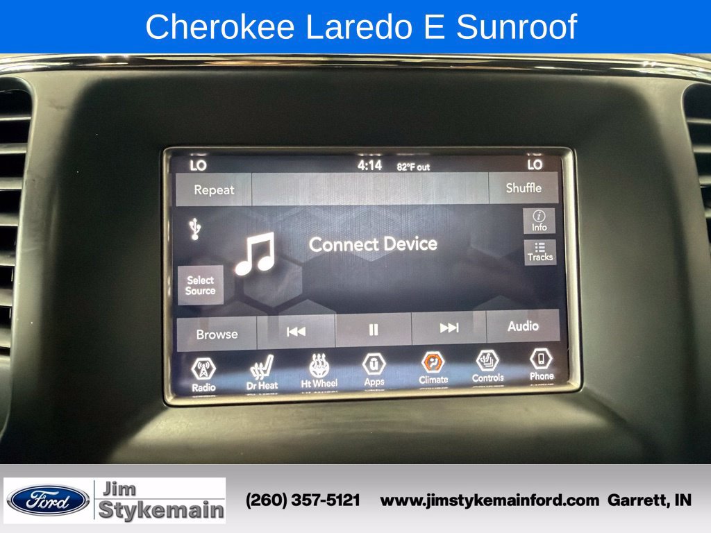 Used 2021 Jeep Grand Cherokee Laredo w/ Security & Convenience Group AWD/4WD image 29