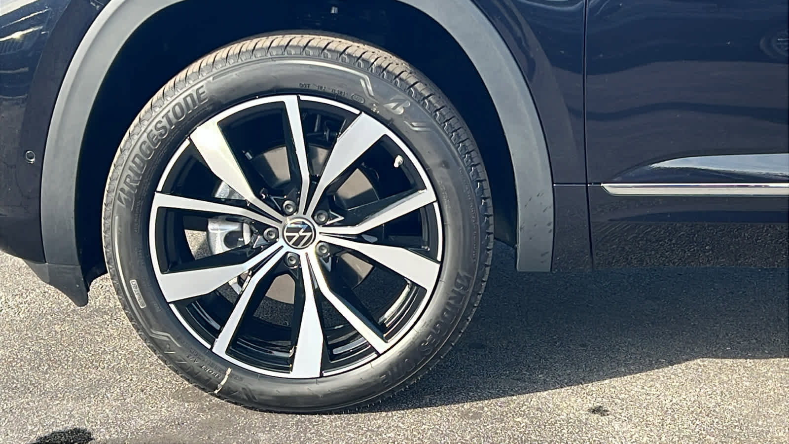 New 2026 Volkswagen Atlas SEL Premium R-Line image 9