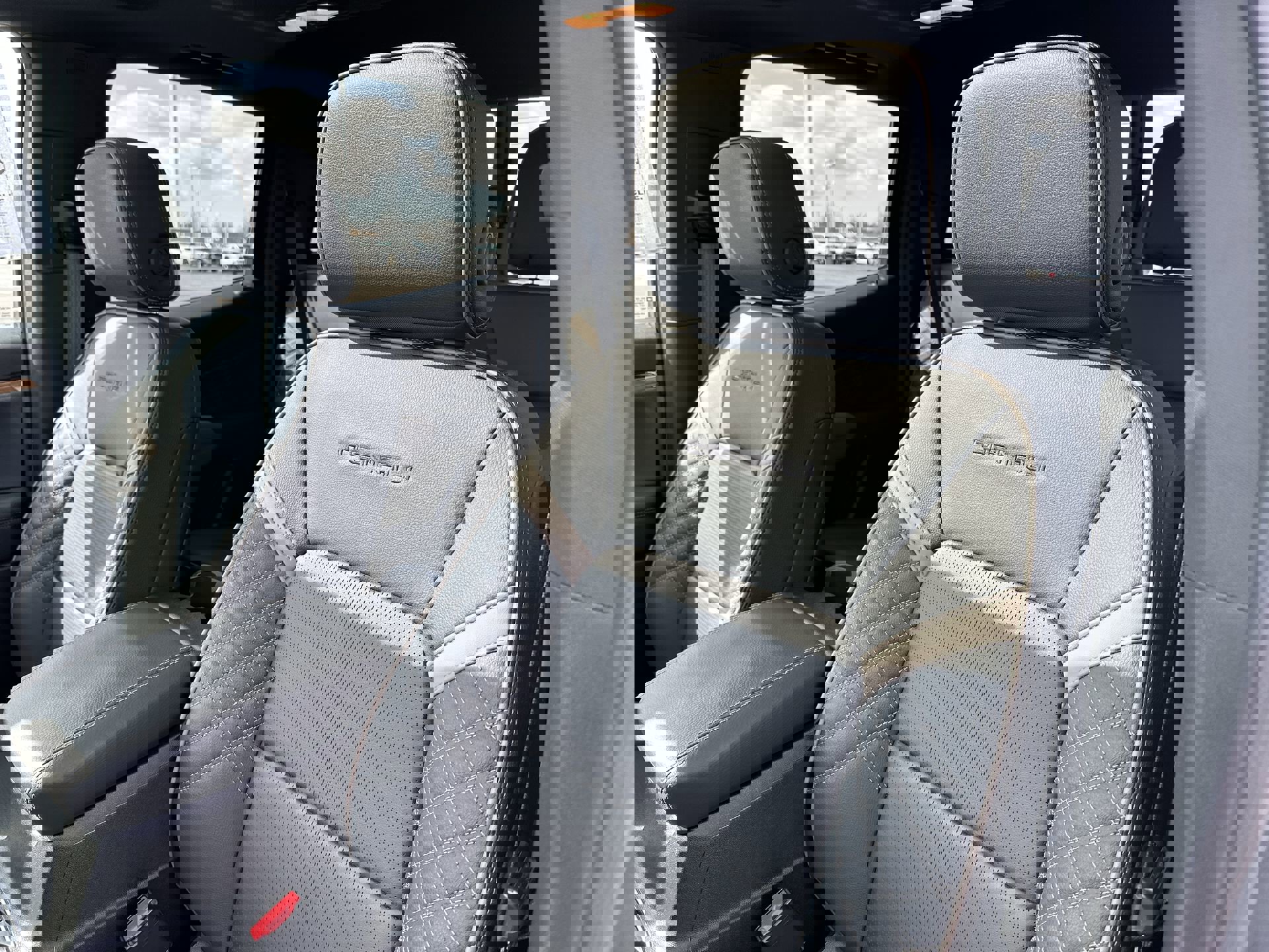 Certified 2024 GMC Canyon Denali image 11