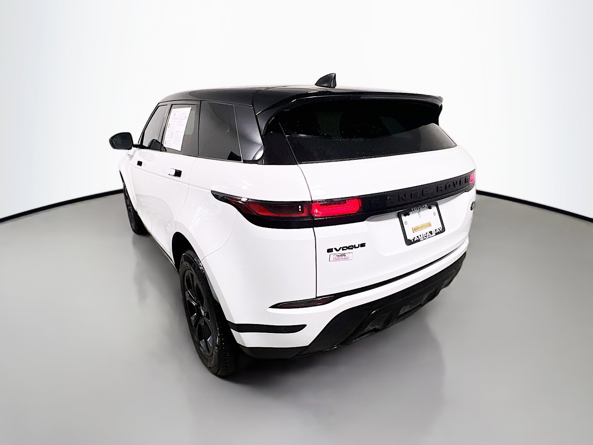 Used 2023 Land Rover Range Rover Evoque S AWD/4WD image 8