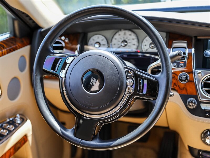 Used 2012 Rolls-Royce Ghost Extended Wheelbase RWD image 33