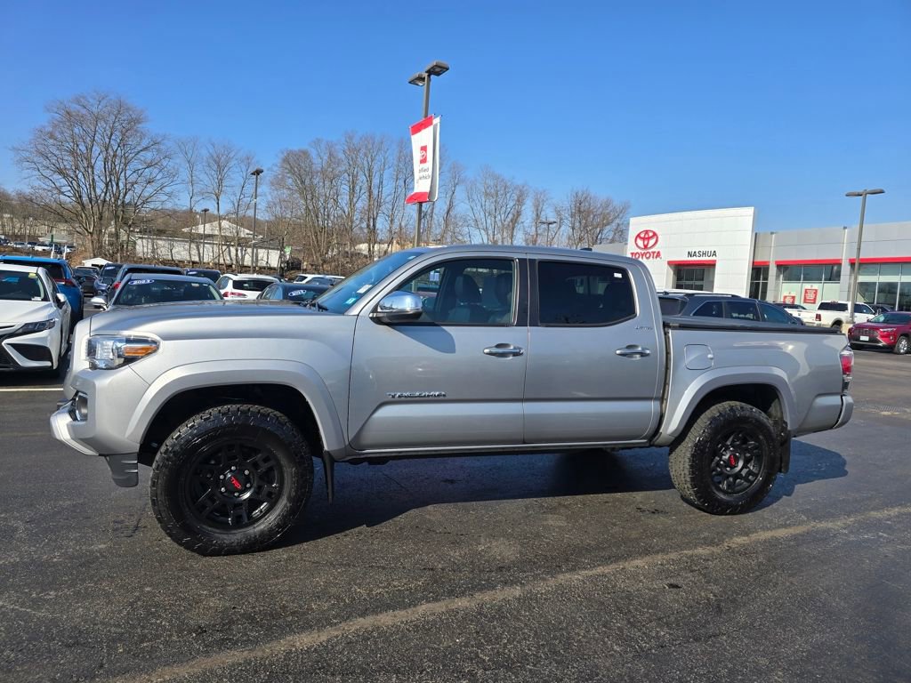 Used 2016 Toyota Tacoma Limited w/ Towing Package image 3