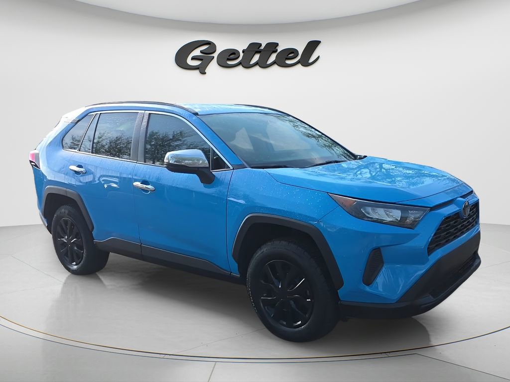 Used 2020 Toyota RAV4 LE image 7
