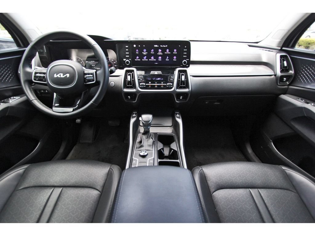 Used 2023 Kia Sorento S w/ Panoramic Sunroof Package FWD image 10