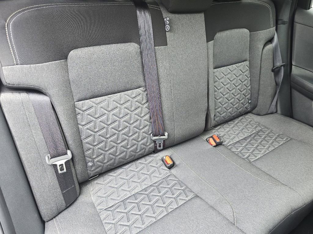 Used 2025 Nissan Kicks SV w/ SV Premium Package AWD/4WD image 19