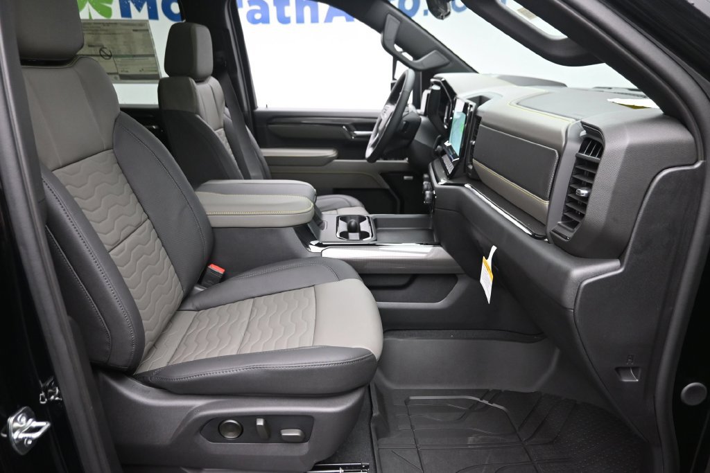 New 2026 Chevrolet Silverado 2500 ZR2 AWD/4WD image 9