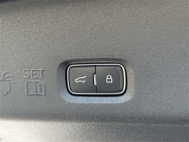 New 2025 Lincoln Navigator Reserve image 13