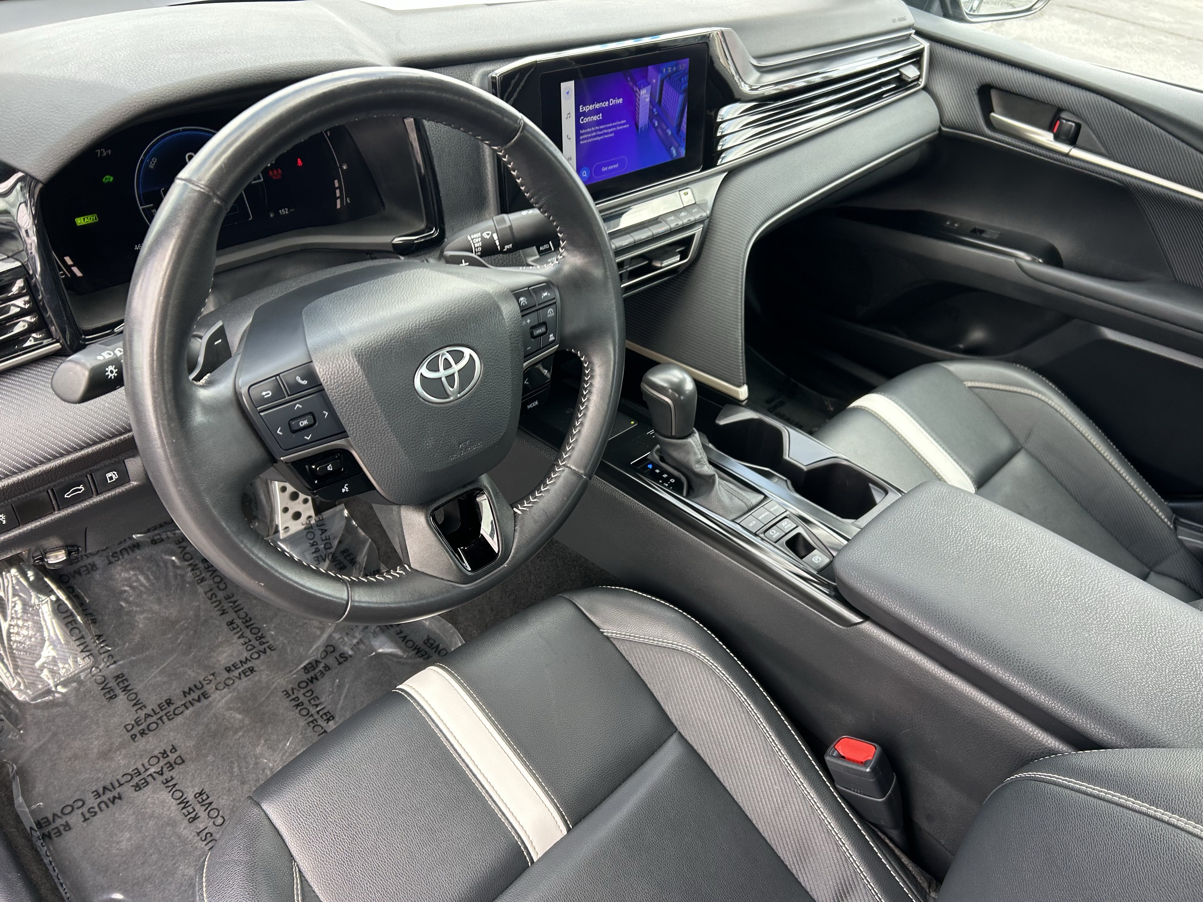 Used 2025 Toyota Camry SE FWD image 17