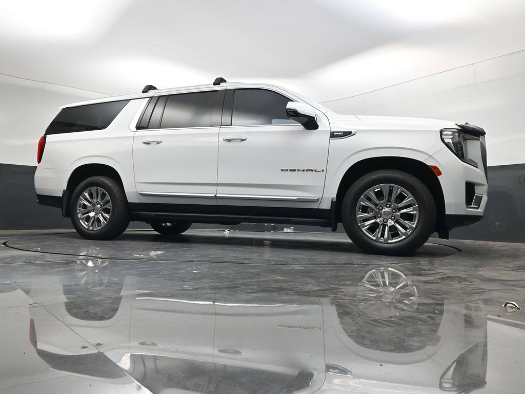 Used 2021 GMC Yukon XL Denali AWD/4WD image 39