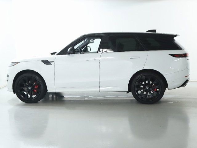 Used 2023 Land Rover Range Rover Sport SE Dynamic image 4