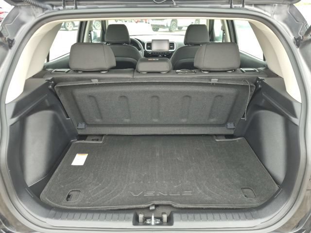 Used 2025 Hyundai Venue SE FWD image 13