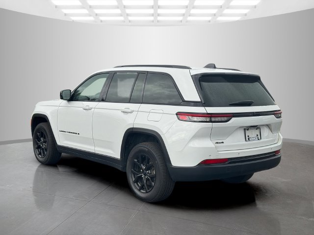 Certified 2025 Jeep Grand Cherokee Altitude AWD/4WD image 5