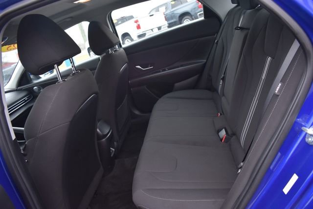 Used 2025 Hyundai Elantra SEL image 16