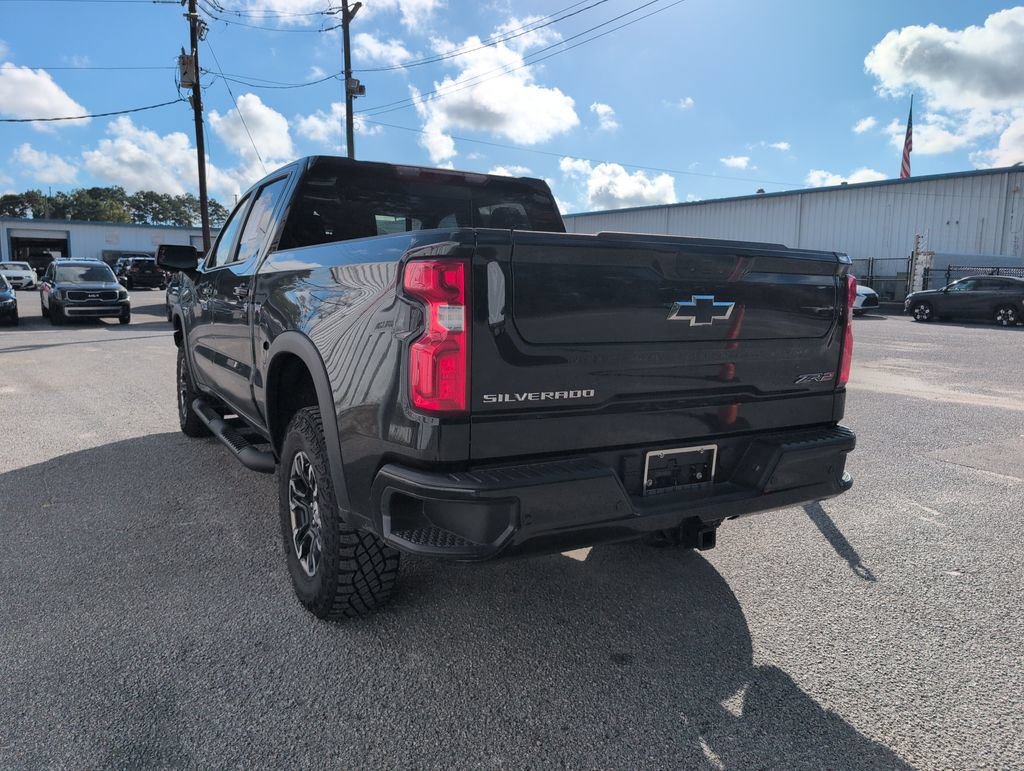 Used 2025 Chevrolet Silverado 1500 ZR2 w/ Technology Package AWD/4WD image 6