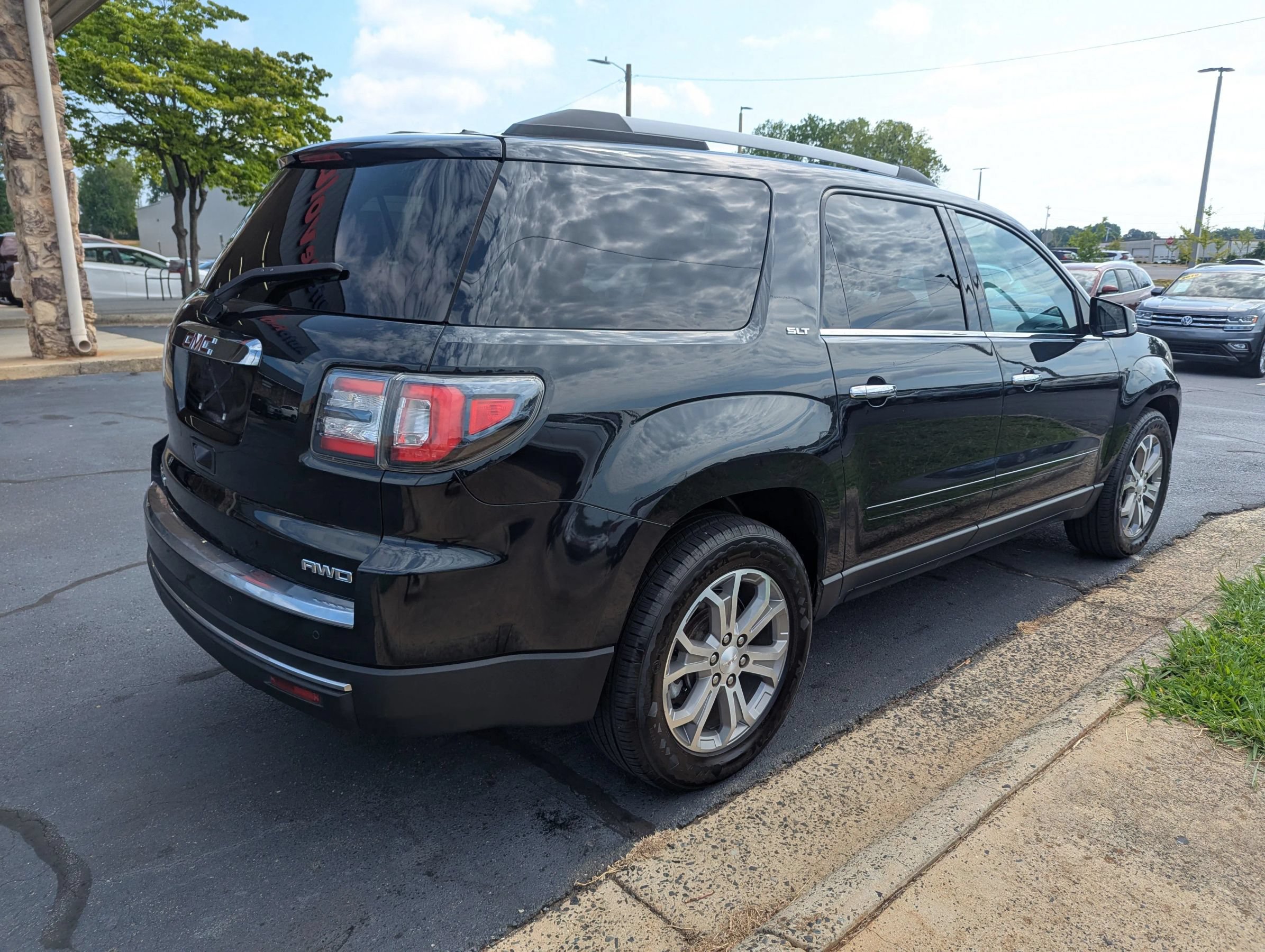 Used 2015 GMC Acadia SLT w/ Open Road Package AWD/4WD image 7