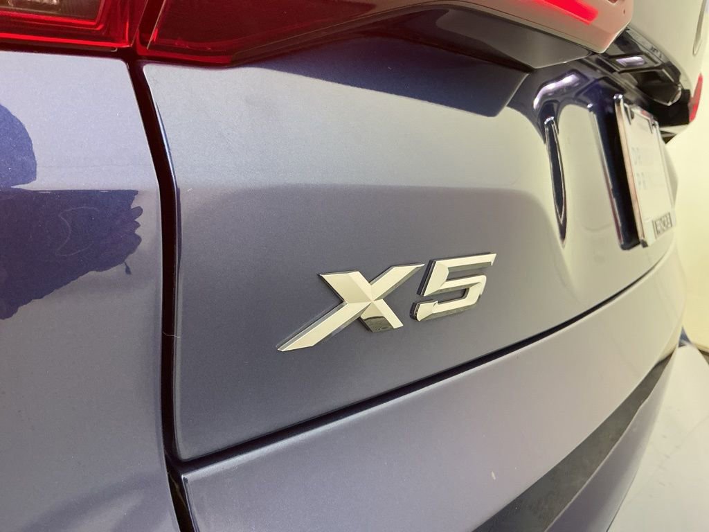 Used 2021 BMW X5 xDrive40i w/ M Sport Package AWD/4WD image 32