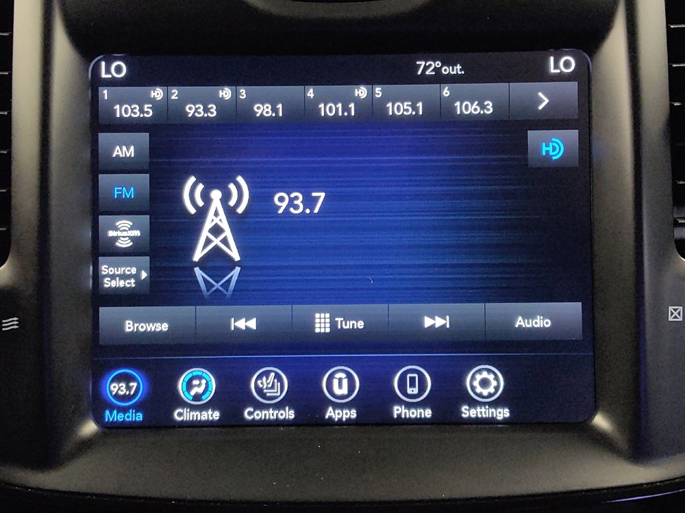 Used 2018 Chrysler 300 S image 25