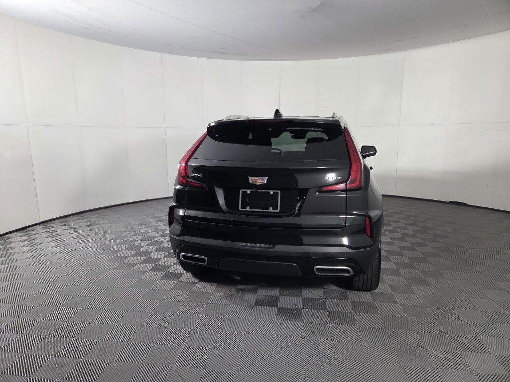 Used 2025 Cadillac XT4 Premium Luxury FWD image 5