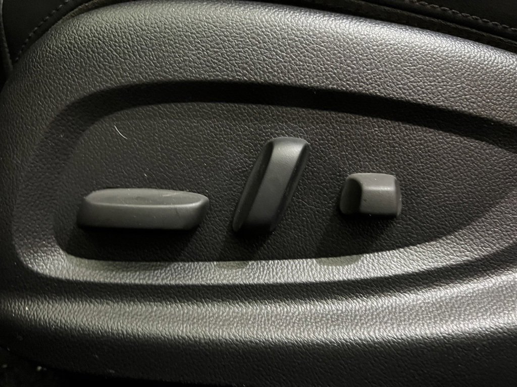 Used 2017 Chevrolet SS Base image 18