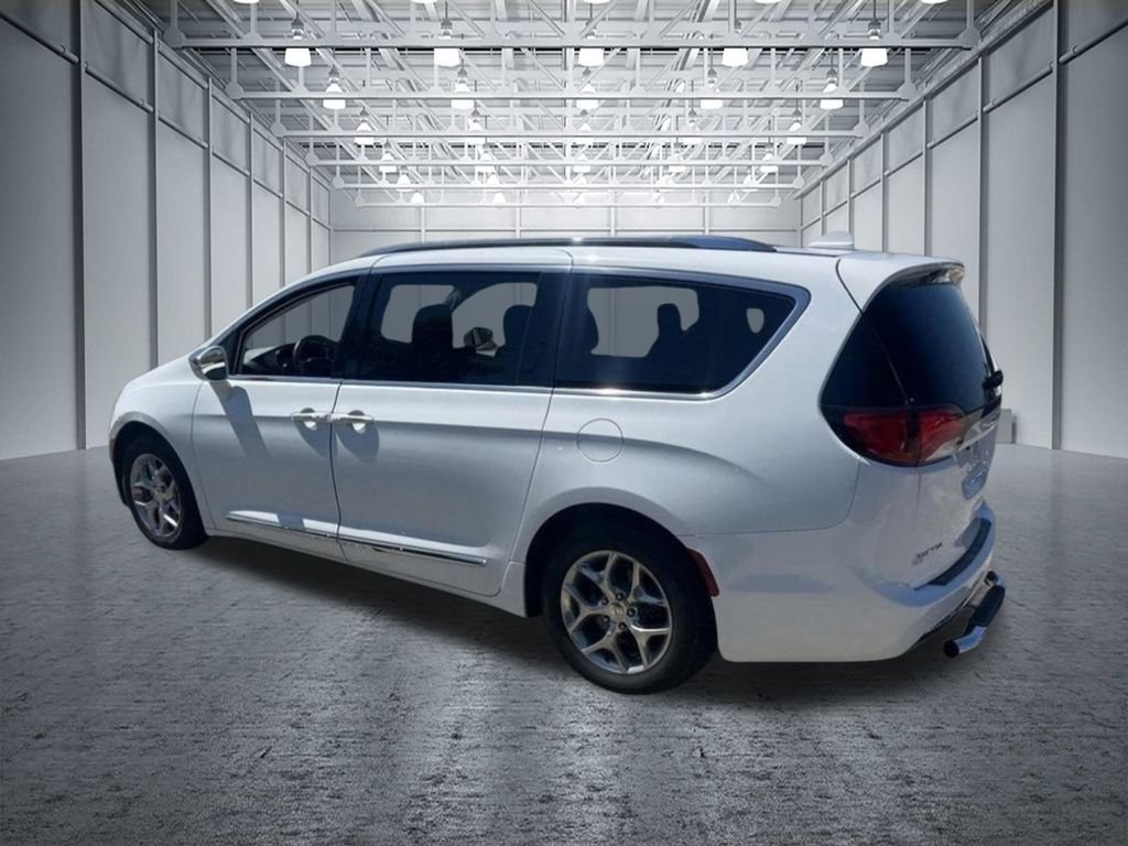 Used 2019 Chrysler Pacifica Limited FWD image 4