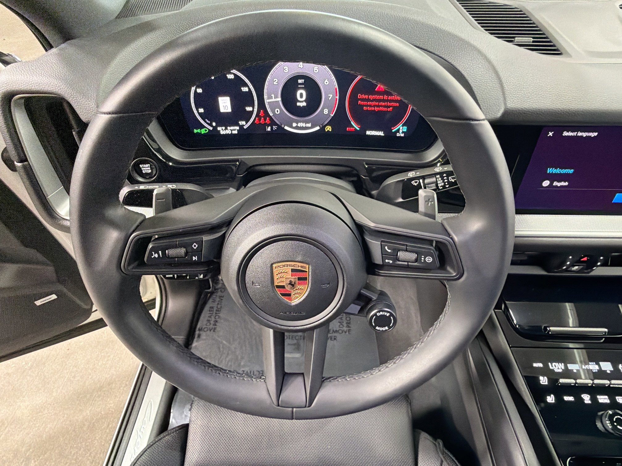 Used 2025 Porsche Cayenne image 39