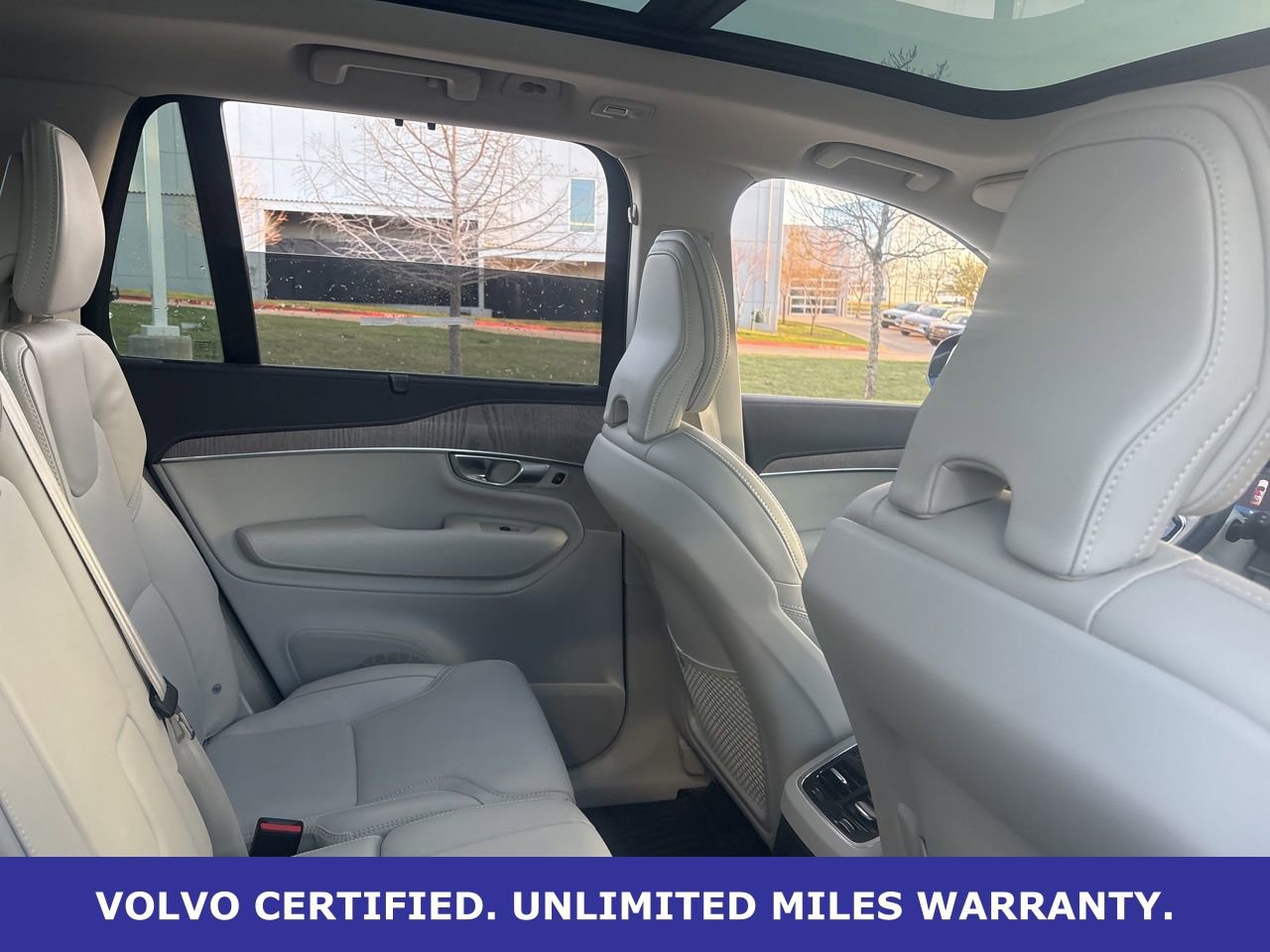 Certified 2024 Volvo XC90 T8 Ultimate w/ Protection Package Premier image 12