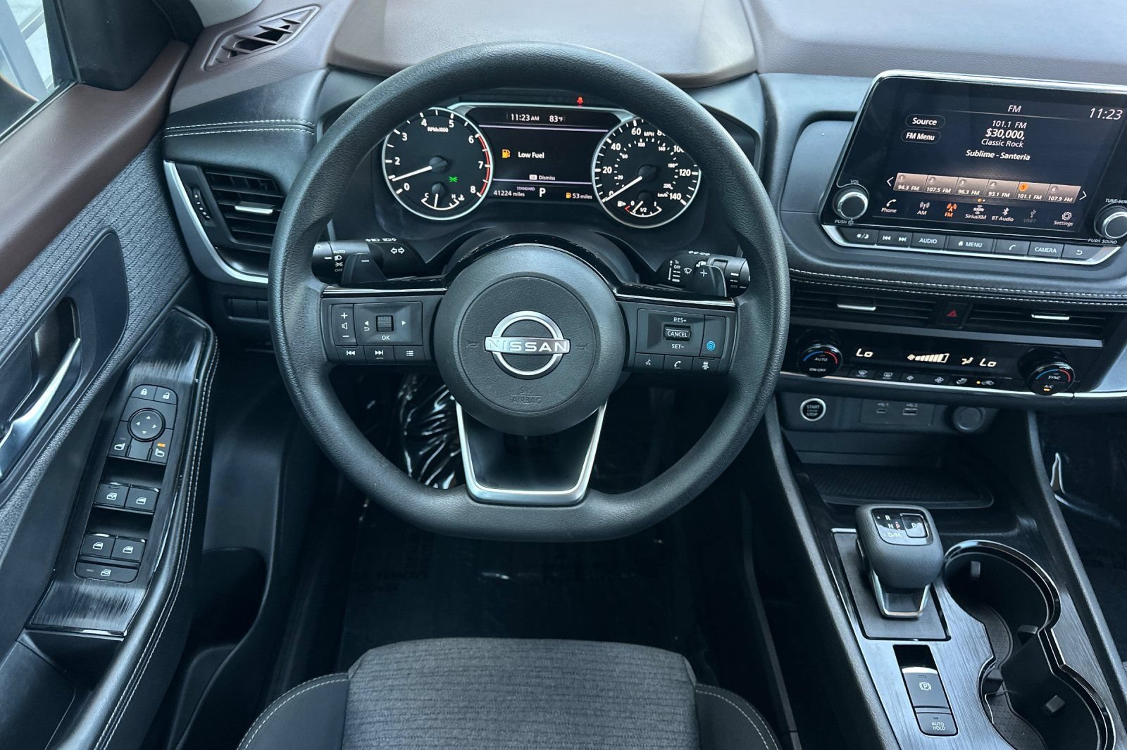 Used 2023 Nissan Rogue SV FWD image 17