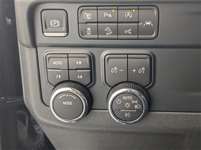 Certified 2025 Chevrolet Suburban Z71 image 15