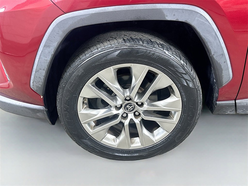 Used 2019 Toyota RAV4 XLE Premium image 8