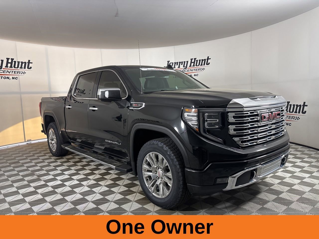 Used 2023 GMC Sierra 1500 Denali AWD/4WD image 4