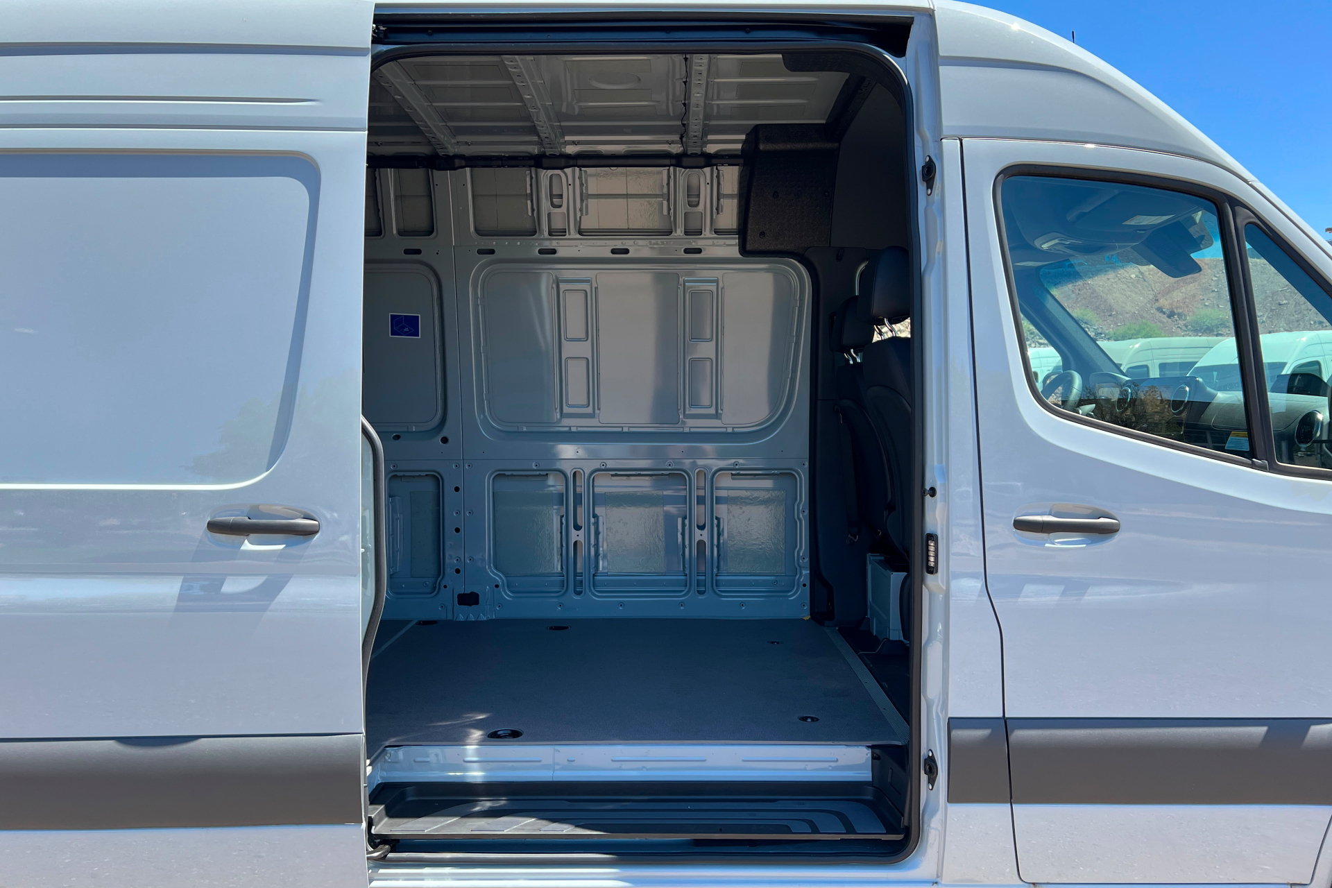 New 2026 Mercedes-Benz Sprinter 2500 image 18