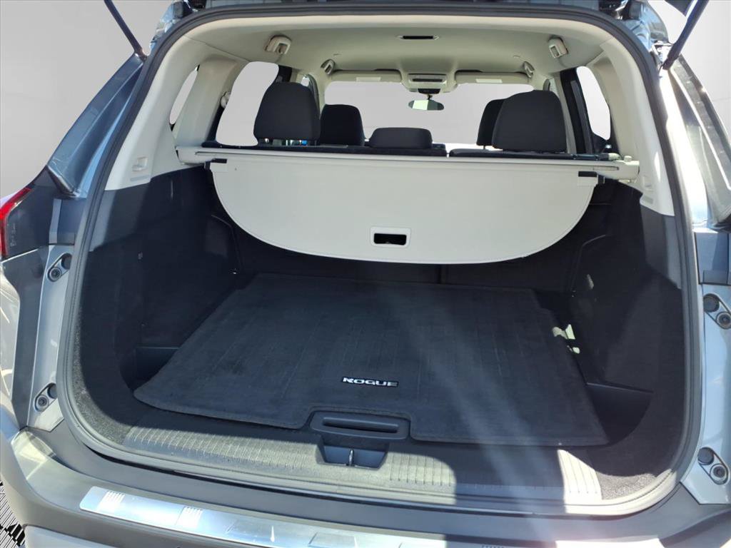 Used 2023 Nissan Rogue SV AWD/4WD image 28