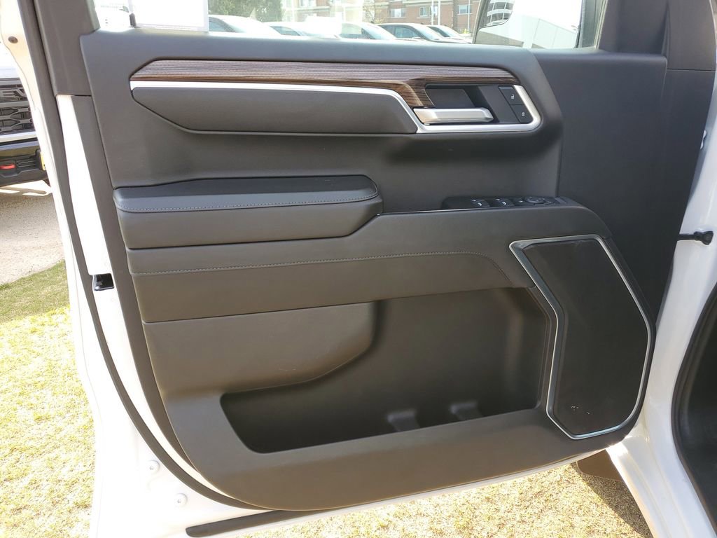 Used 2025 Chevrolet Silverado 1500 LT image 19