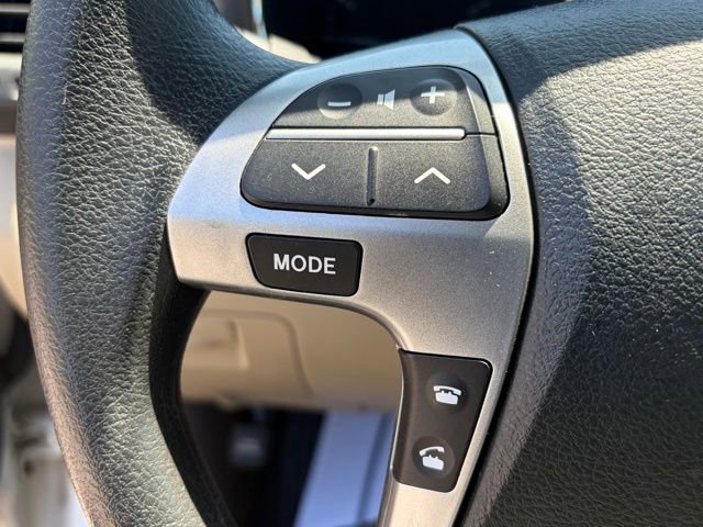 Used 2012 Toyota Highlander 4WD w/ Tech Pkg image 17