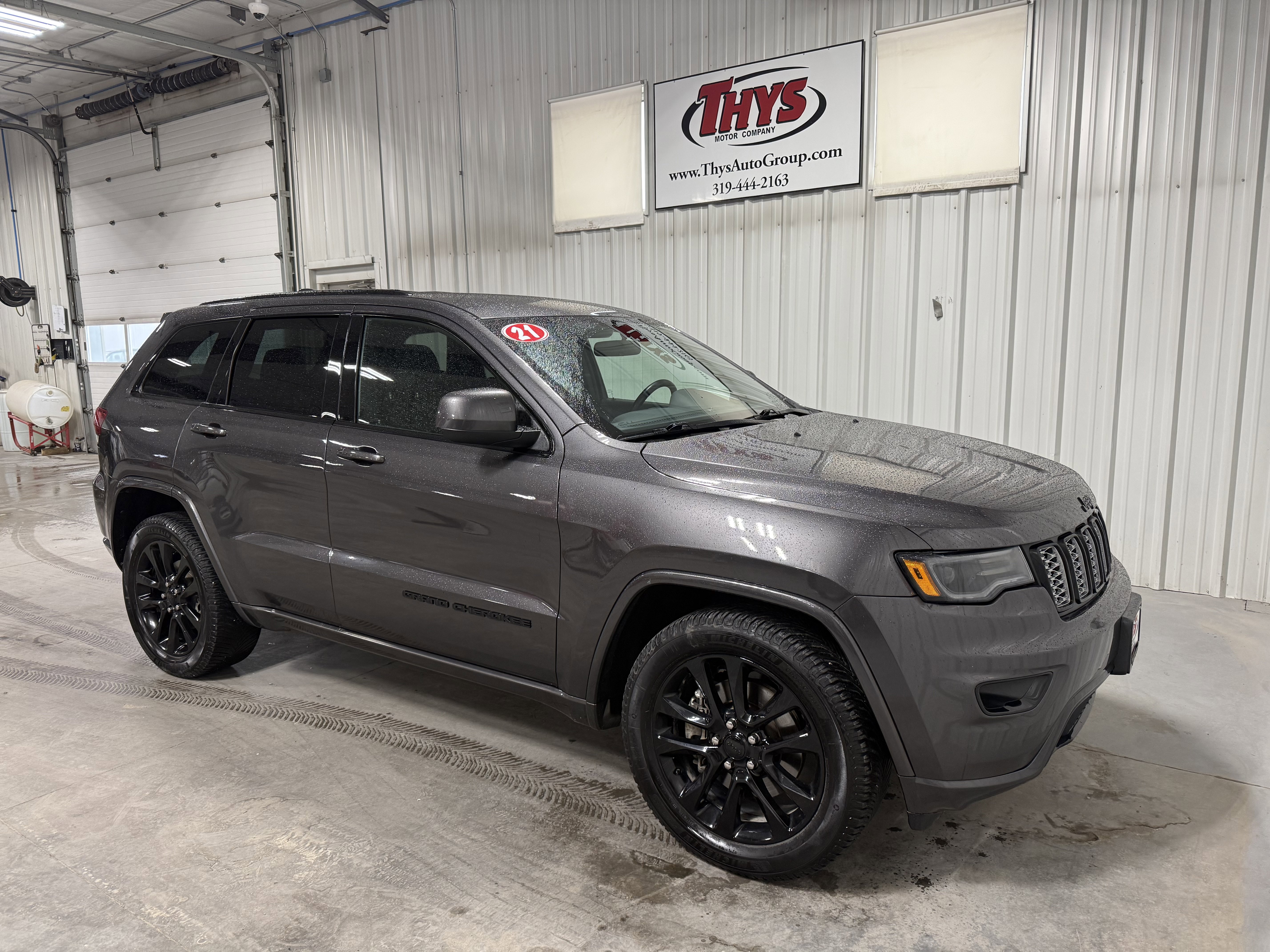 Used 2021 Jeep Grand Cherokee Laredo X RWD image 1