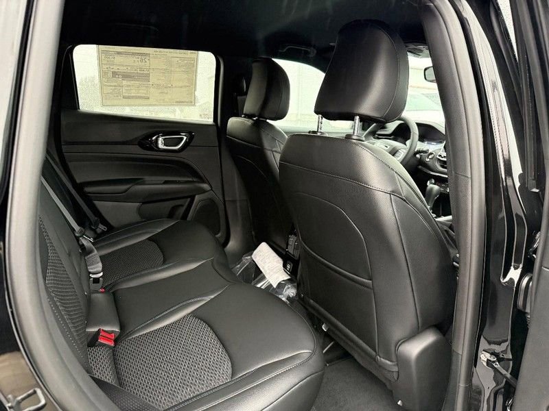 New 2026 Jeep Compass Latitude image 5