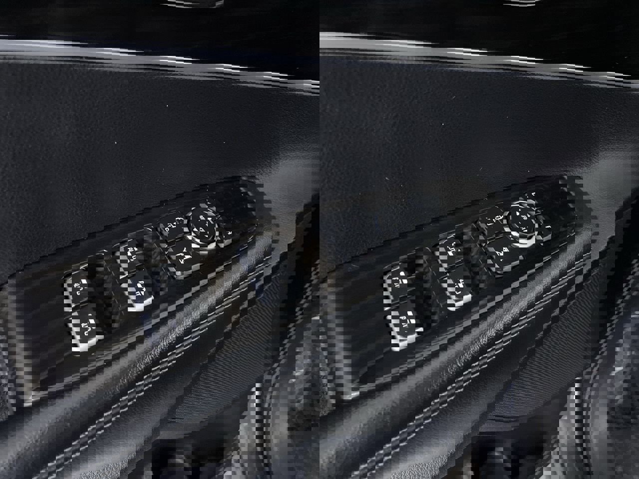 Used 2019 Kia Sorento LX image 11