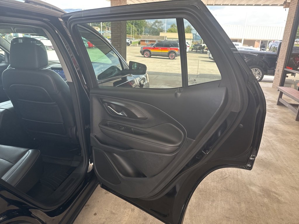 Used 2022 GMC Terrain SLT w/ Infotainment Package II image 21