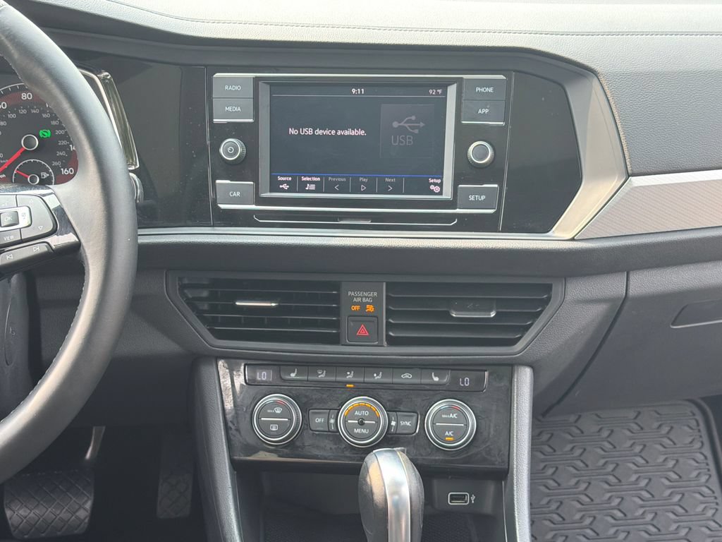 Used 2019 Volkswagen Jetta SE FWD image 9