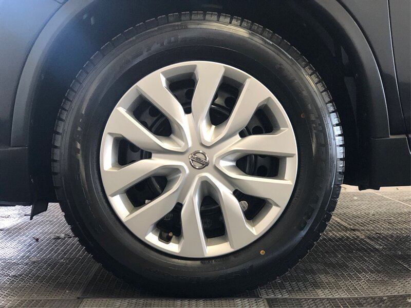 Used 2020 Nissan Rogue S AWD/4WD image 18