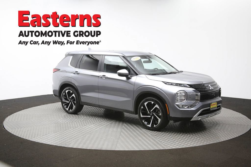 Used 2024 Mitsubishi Outlander SE image 48