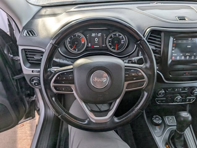 Used 2019 Jeep Cherokee Latitude Plus w/ Comfort/Convenience Group image 10